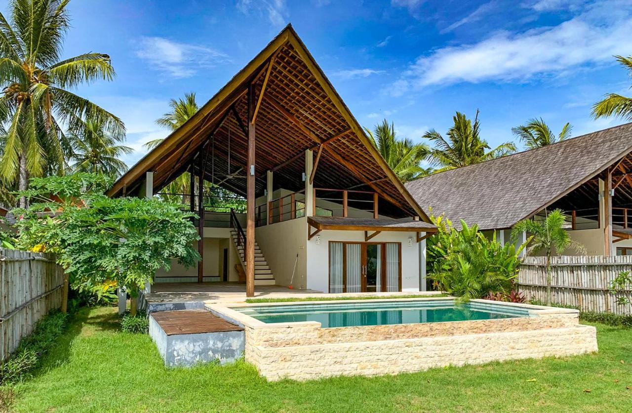 The Club Villas Lombok Sekotong Exterior photo
