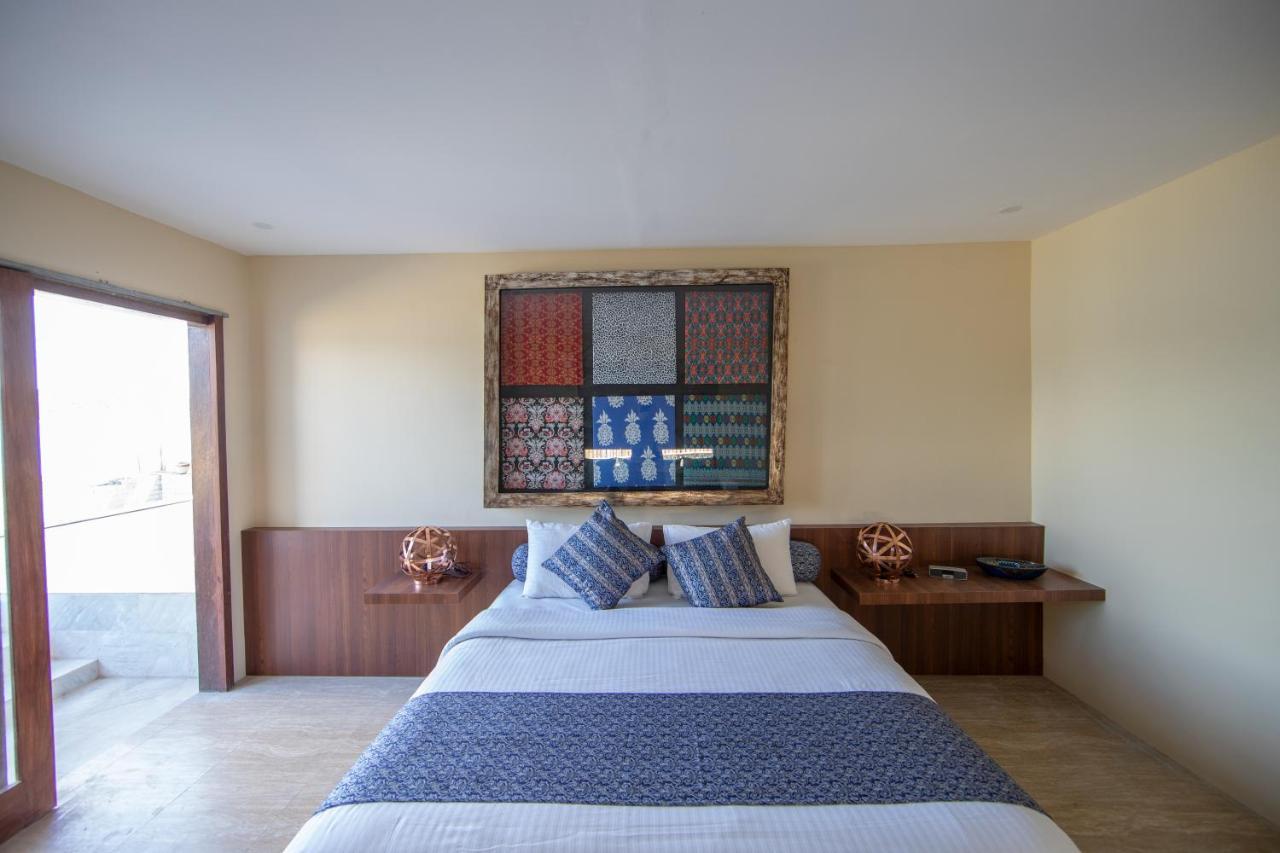 The Club Villas Lombok Sekotong Exterior photo
