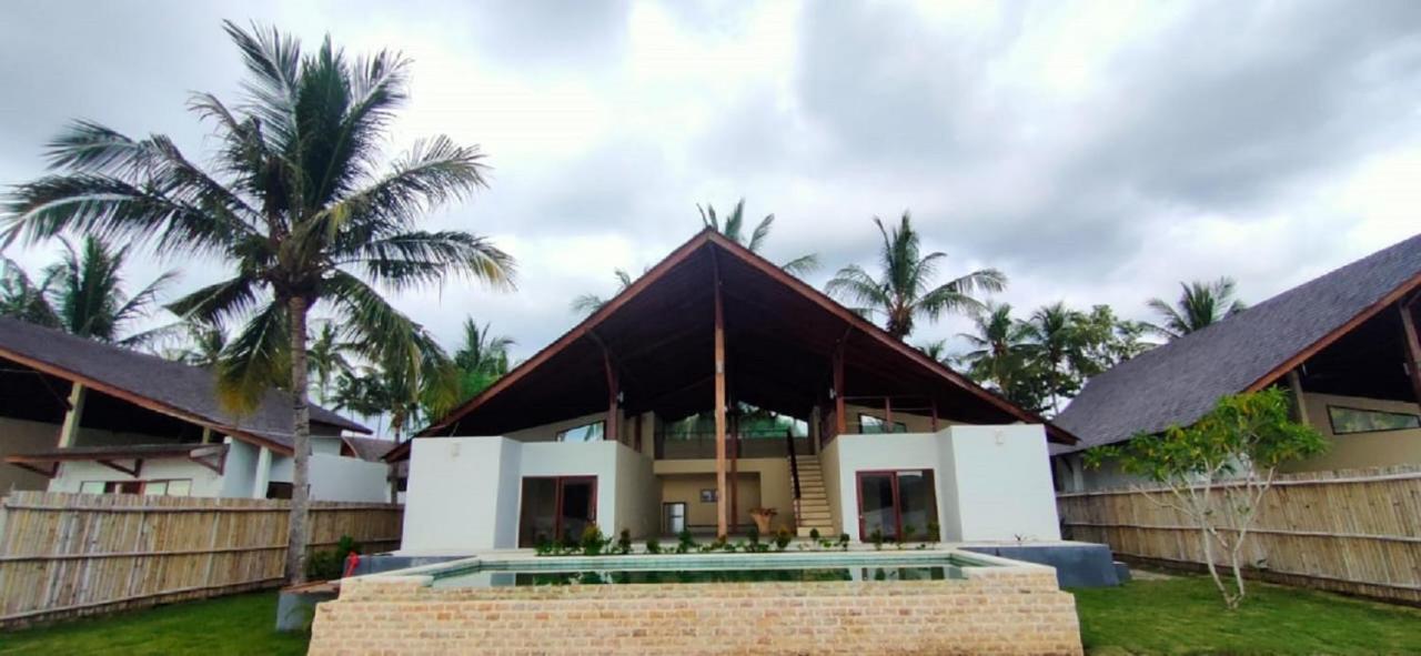 The Club Villas Lombok Sekotong Exterior photo